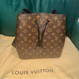Authentic Louis Vuitton NeoNoe Monogram Shoulder Bag
